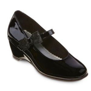 Christie & Jill Kaitlyn Girls Patent Leather Bow Wedges